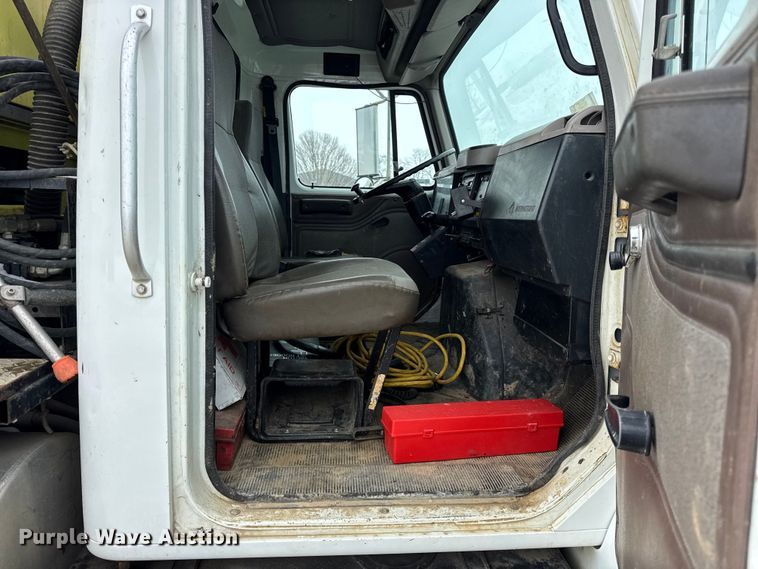 image for item ER0407 1999 International 4900 sewer jetter truck