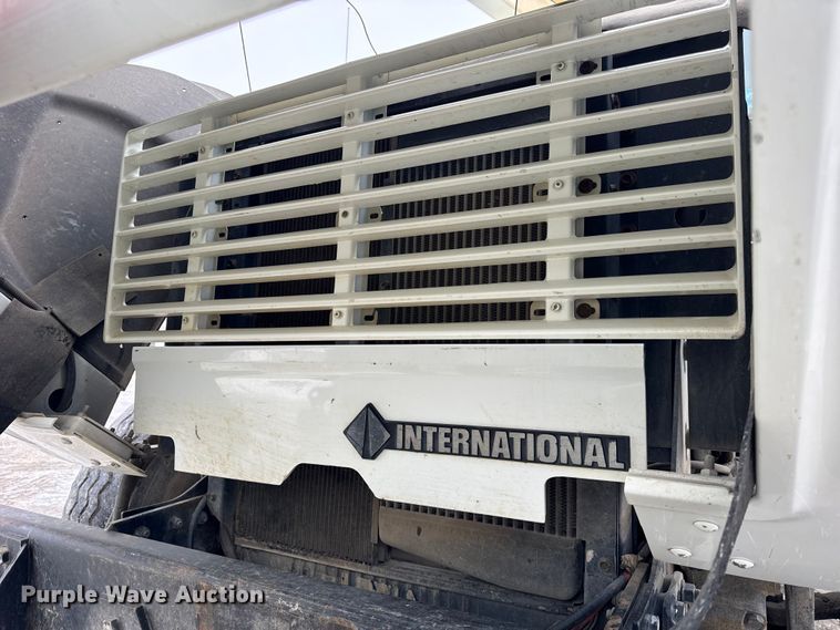 image for item ER0407 1999 International 4900 sewer jetter truck