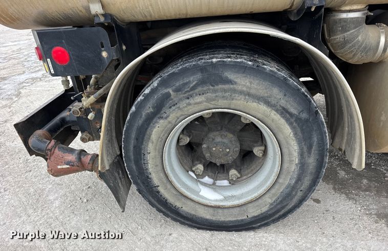 image for item ER0407 1999 International 4900 sewer jetter truck