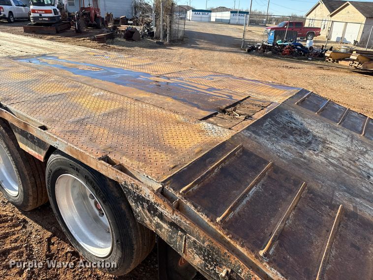 image for item ES5824 2000 Nuttall 350SD drop deck equipment trailer
