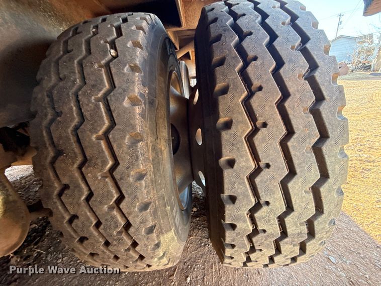 image for item ES5824 2000 Nuttall 350SD drop deck equipment trailer