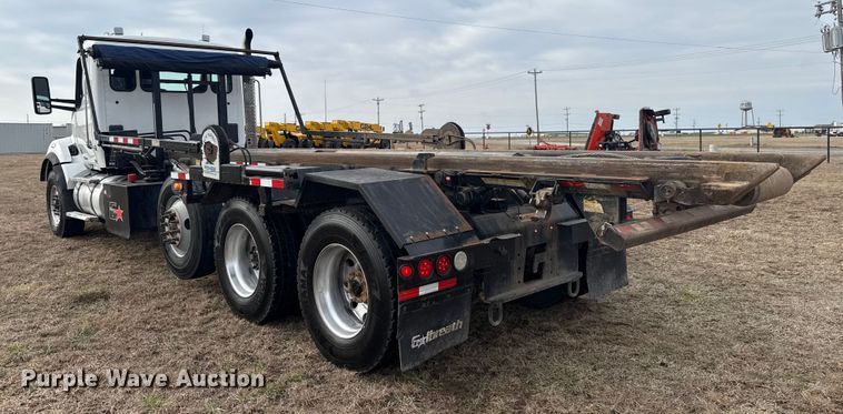 image for item ES5831 2020 Kenworth T880 roll-off container truck