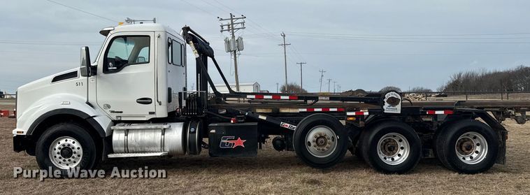 image for item ES5831 2020 Kenworth T880 roll-off container truck