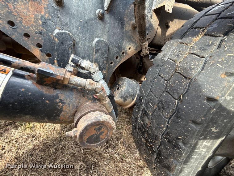 image for item ES5831 2020 Kenworth T880 roll-off container truck