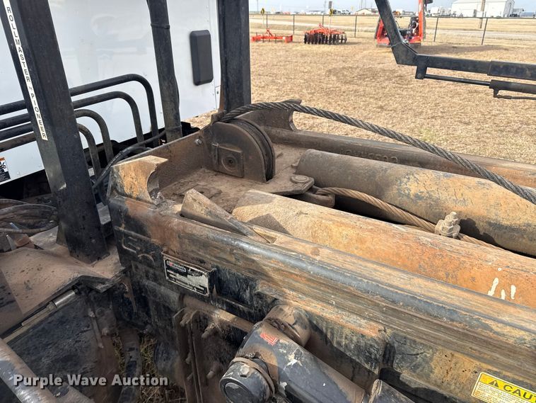 image for item ES5831 2020 Kenworth T880 roll-off container truck