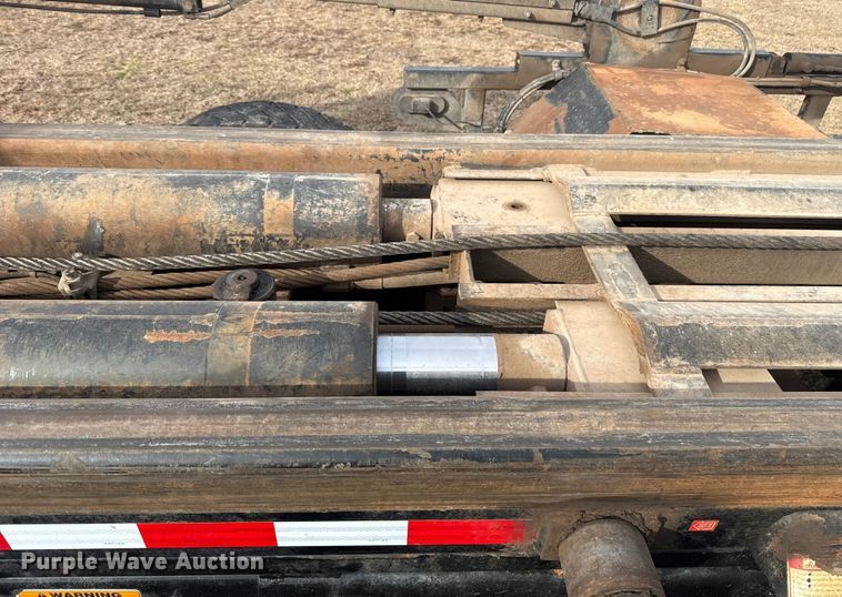 image for item ES5831 2020 Kenworth T880 roll-off container truck