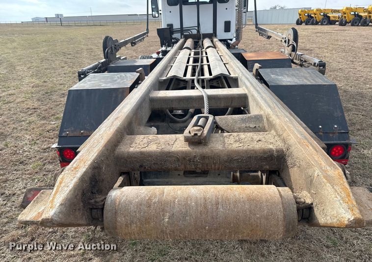 image for item ES5831 2020 Kenworth T880 roll-off container truck