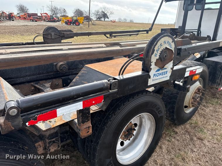 image for item ES5831 2020 Kenworth T880 roll-off container truck