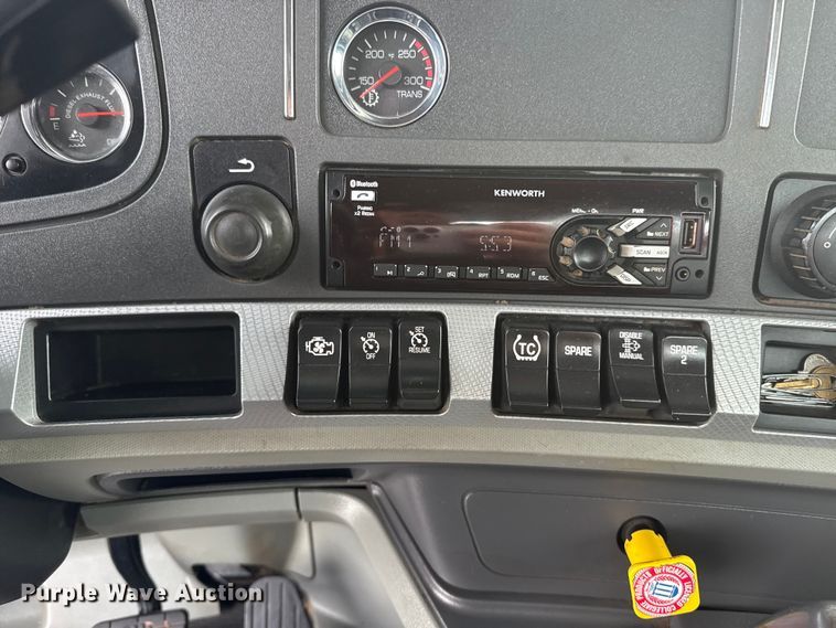 image for item ES5831 2020 Kenworth T880 roll-off container truck