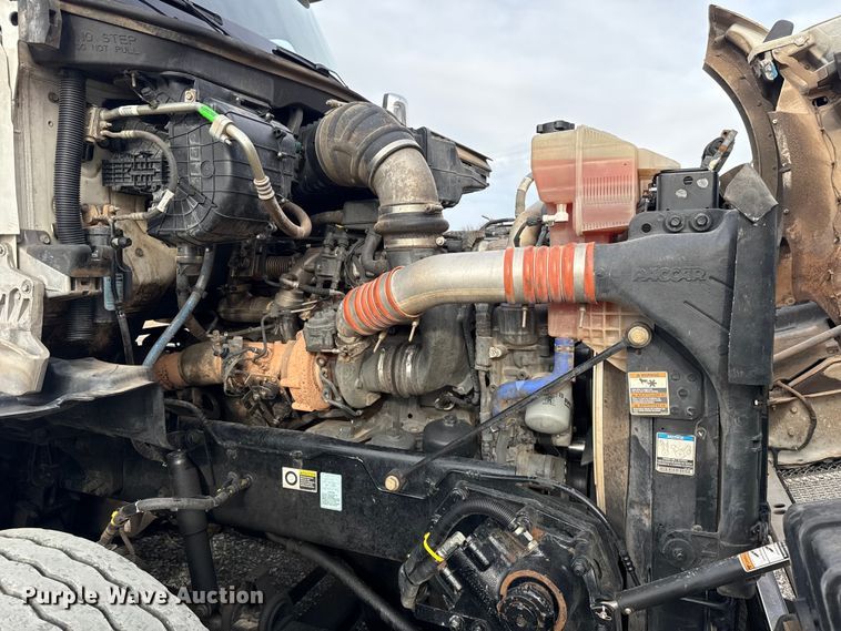 image for item ES5831 2020 Kenworth T880 roll-off container truck