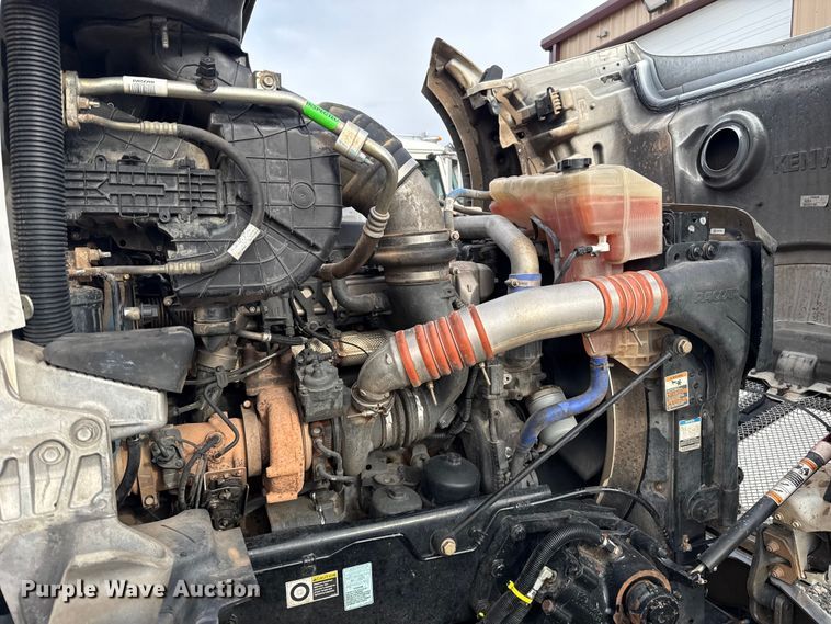 image for item ES5831 2020 Kenworth T880 roll-off container truck