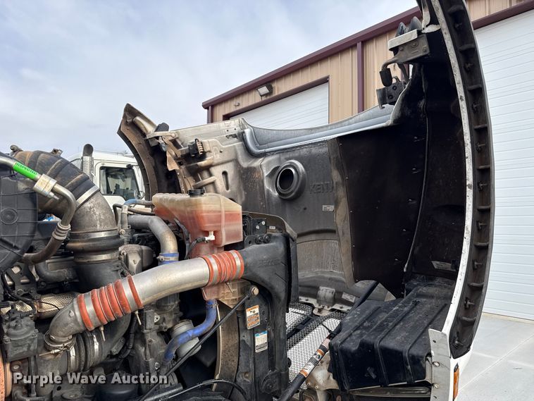 image for item ES5831 2020 Kenworth T880 roll-off container truck