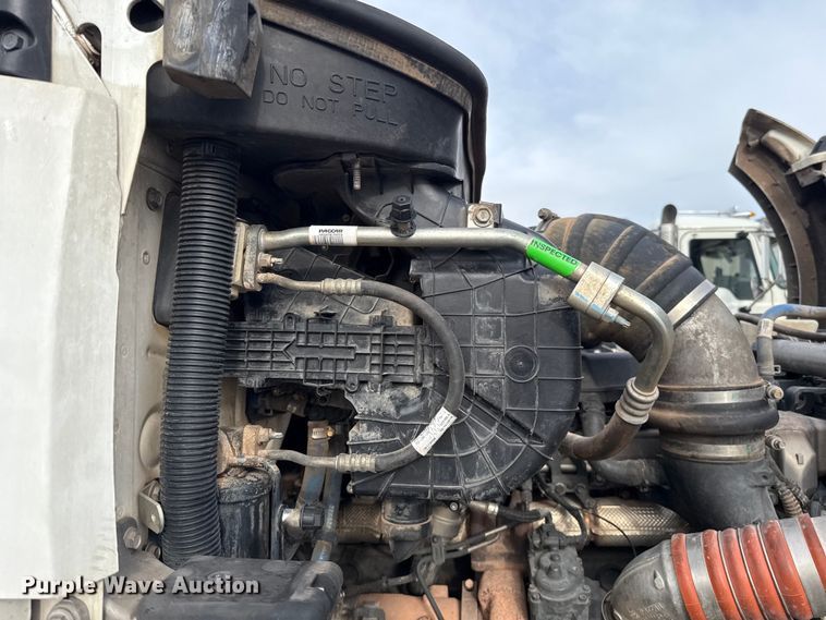 image for item ES5831 2020 Kenworth T880 roll-off container truck