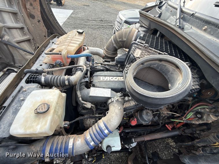 image for item ES5831 2020 Kenworth T880 roll-off container truck