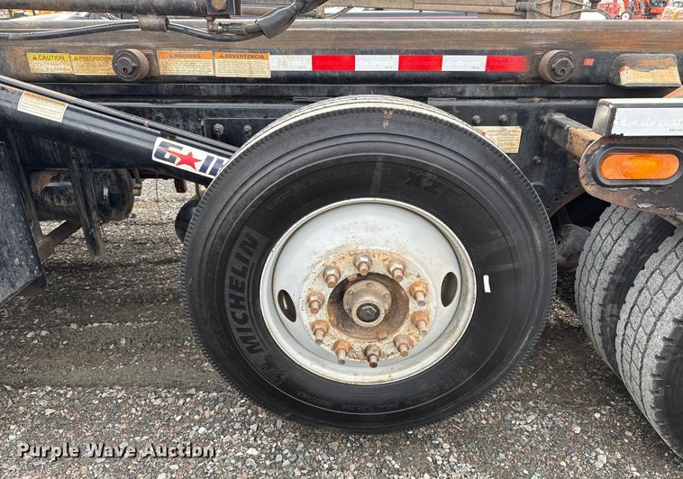 image for item ES5831 2020 Kenworth T880 roll-off container truck