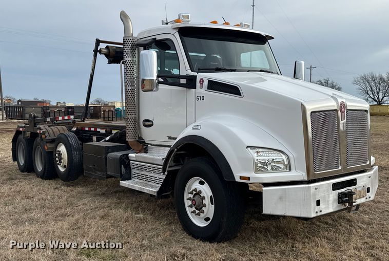 image for item ES5834 2019 Kenworth T880 roll-off container truck