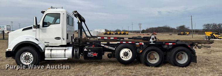 image for item ES5834 2019 Kenworth T880 roll-off container truck