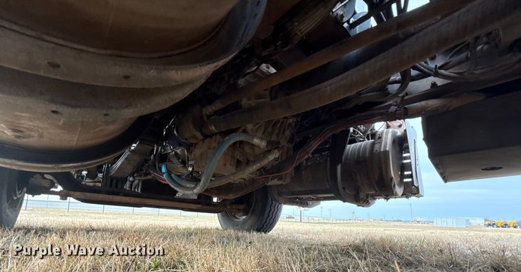 image for item ES5834 2019 Kenworth T880 roll-off container truck