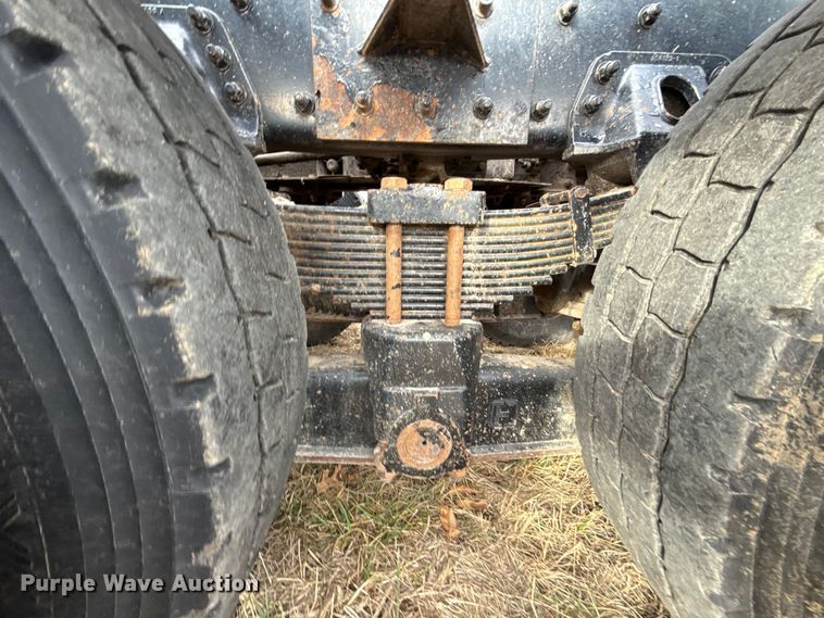 image for item ES5834 2019 Kenworth T880 roll-off container truck