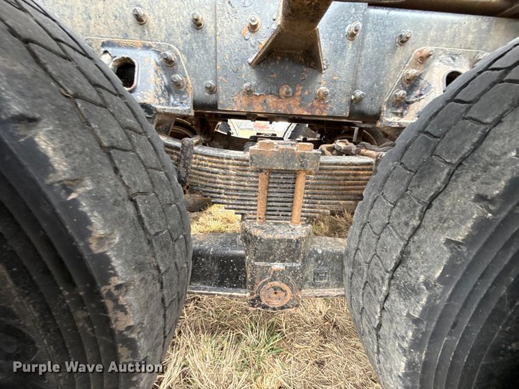 image for item ES5834 2019 Kenworth T880 roll-off container truck