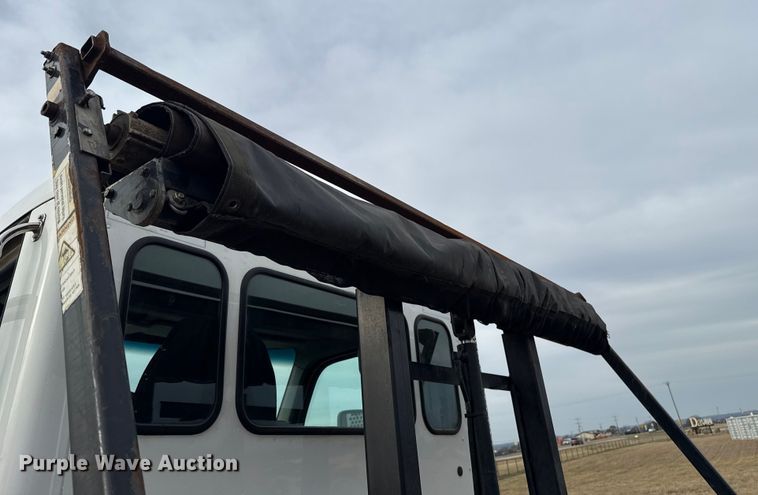 image for item ES5834 2019 Kenworth T880 roll-off container truck