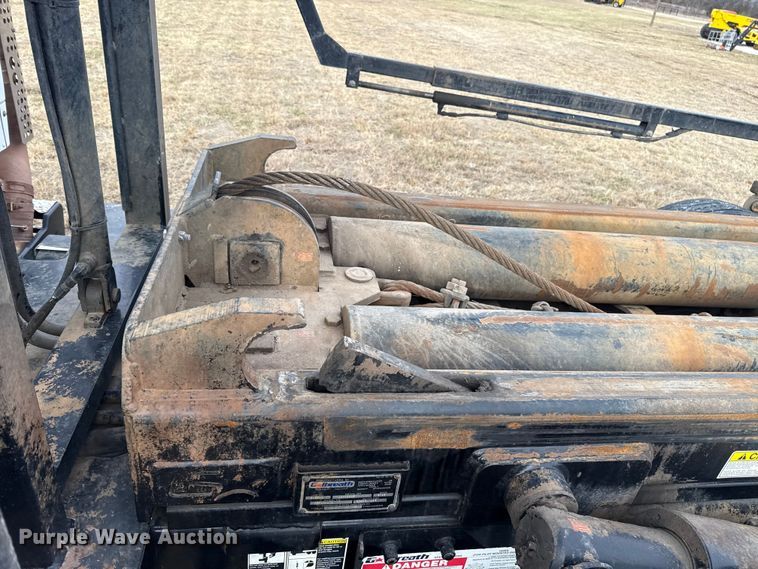 image for item ES5834 2019 Kenworth T880 roll-off container truck