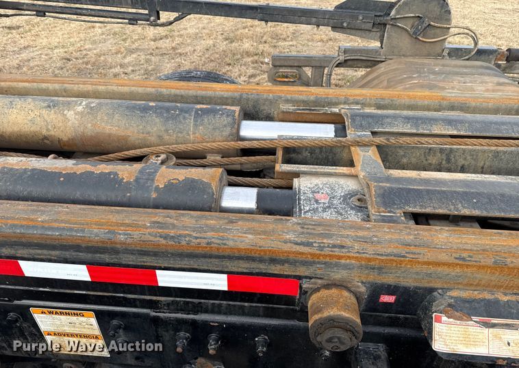 image for item ES5834 2019 Kenworth T880 roll-off container truck