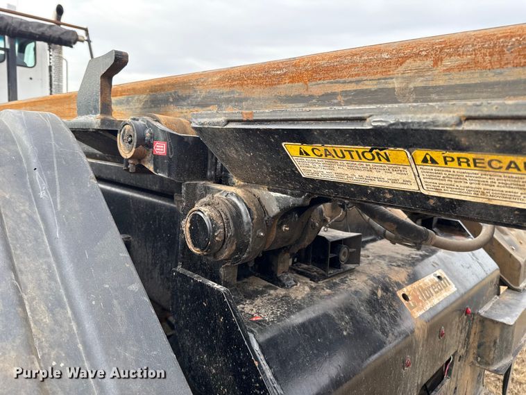 image for item ES5834 2019 Kenworth T880 roll-off container truck