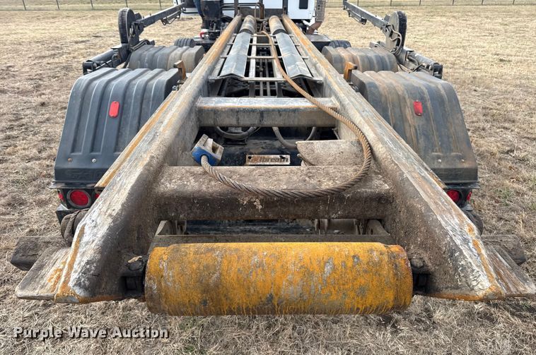 image for item ES5834 2019 Kenworth T880 roll-off container truck