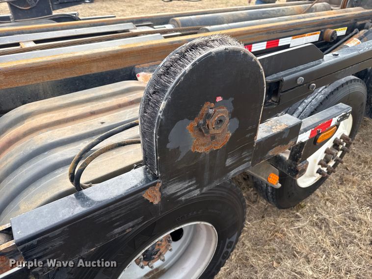 image for item ES5834 2019 Kenworth T880 roll-off container truck