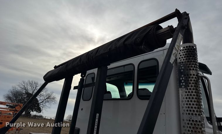 image for item ES5834 2019 Kenworth T880 roll-off container truck