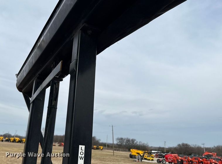 image for item ES5834 2019 Kenworth T880 roll-off container truck