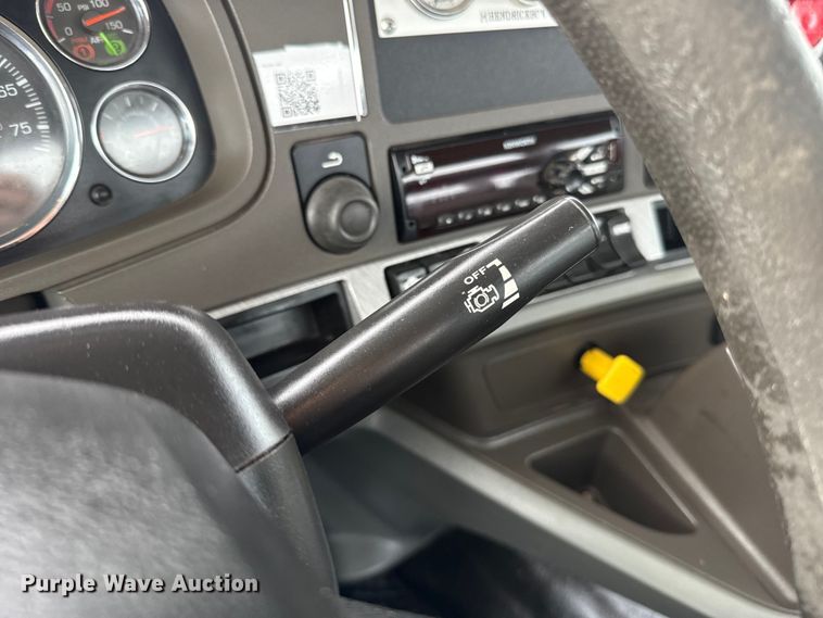 image for item ES5834 2019 Kenworth T880 roll-off container truck