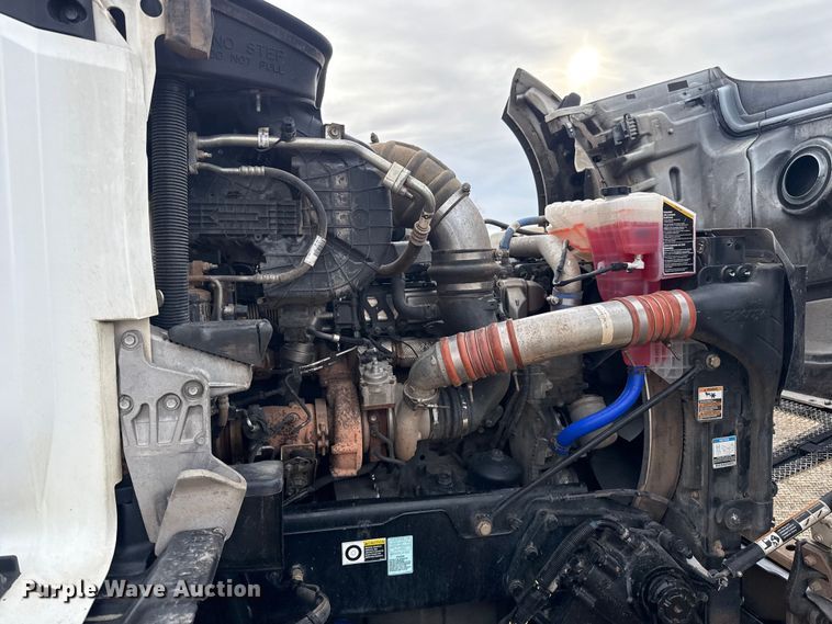 image for item ES5834 2019 Kenworth T880 roll-off container truck