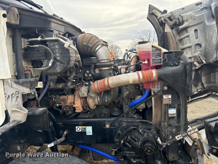 image for item ES5834 2019 Kenworth T880 roll-off container truck