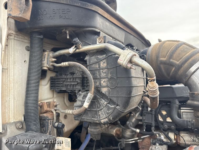 image for item ES5834 2019 Kenworth T880 roll-off container truck