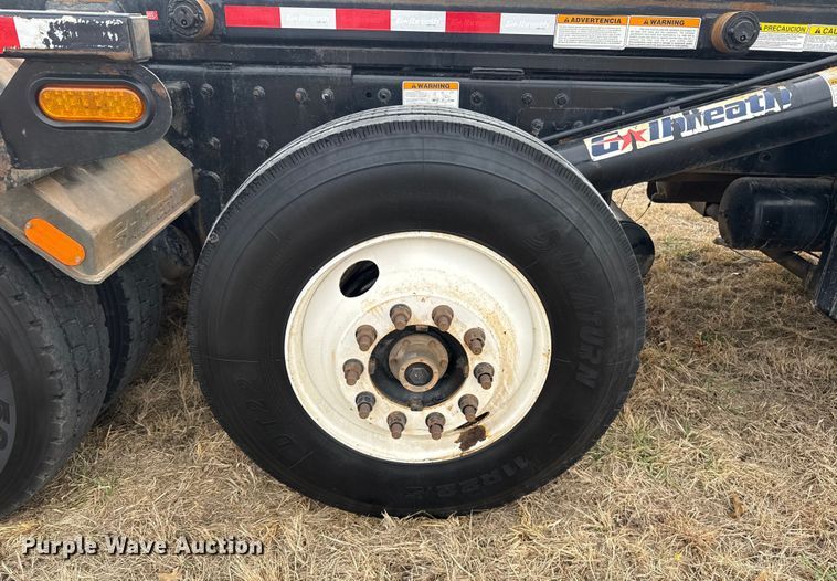 image for item ES5834 2019 Kenworth T880 roll-off container truck