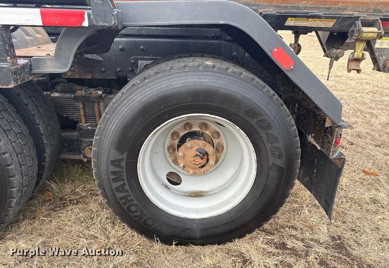 image for item ES5834 2019 Kenworth T880 roll-off container truck