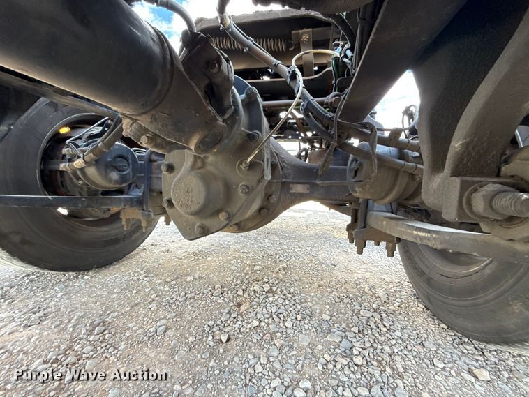 image for item ES5864 2021 Freightliner Cascadia 126 semi truck