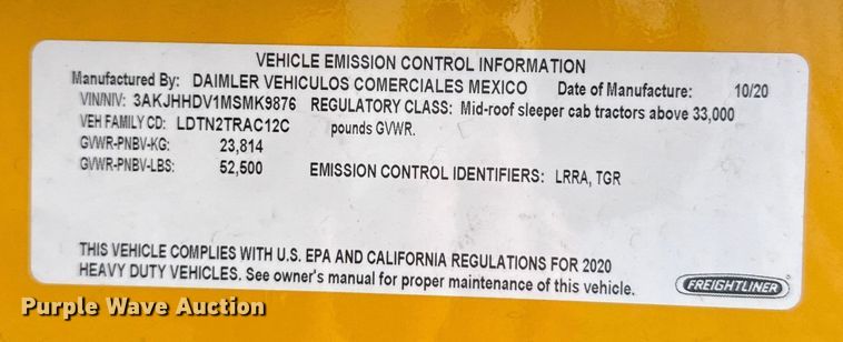 image for item ES5864 2021 Freightliner Cascadia 126 semi truck