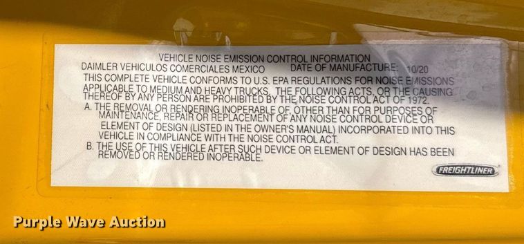 image for item ES5864 2021 Freightliner Cascadia 126 semi truck