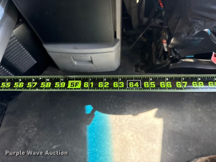 image for item ES5865 2022 Kenworth T680 semi truck