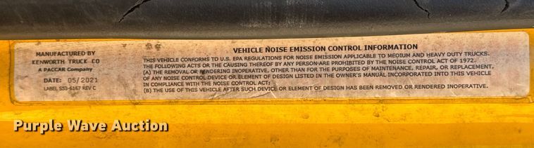 image for item ES5865 2022 Kenworth T680 semi truck