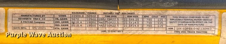 image for item ES5865 2022 Kenworth T680 semi truck