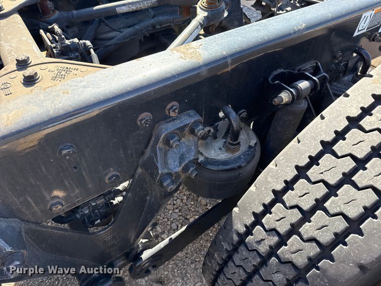 image for item ES5866 2021 Kenworth T680 semi truck