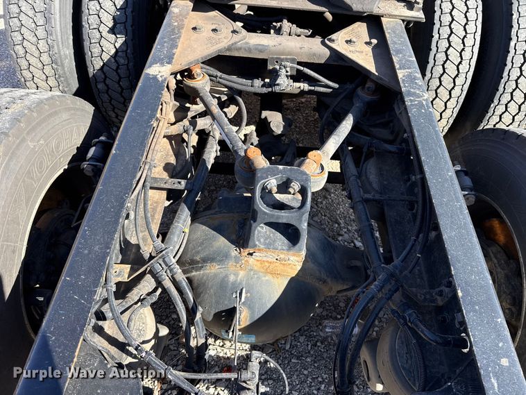 image for item ES5866 2021 Kenworth T680 semi truck