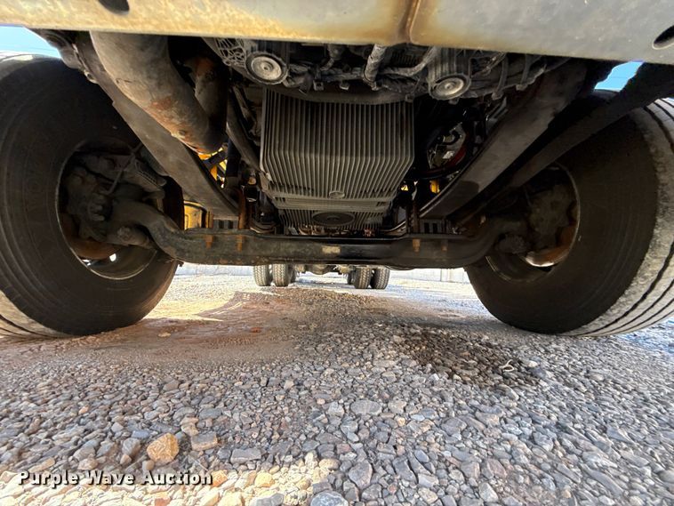 image for item ES5866 2021 Kenworth T680 semi truck