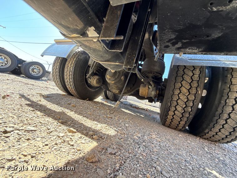 image for item ES5866 2021 Kenworth T680 semi truck