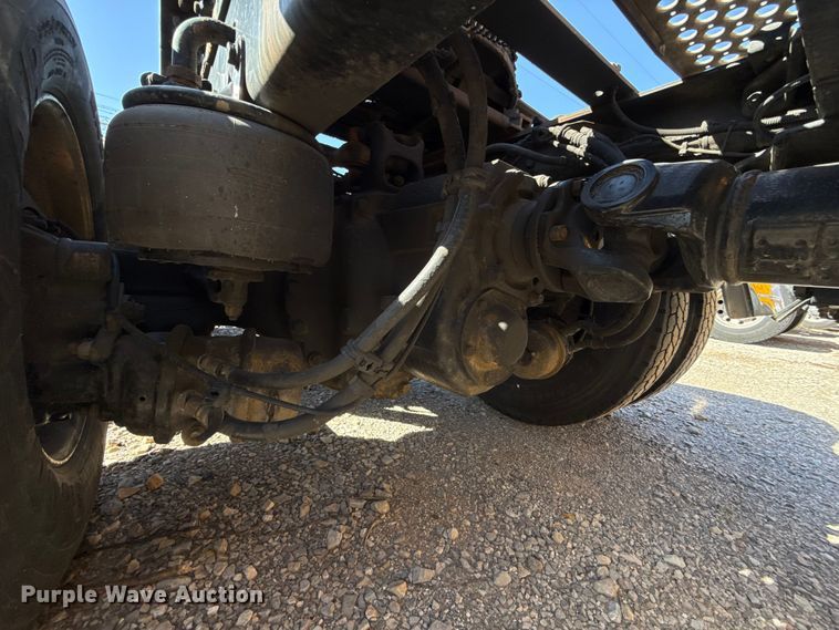 image for item ES5866 2021 Kenworth T680 semi truck