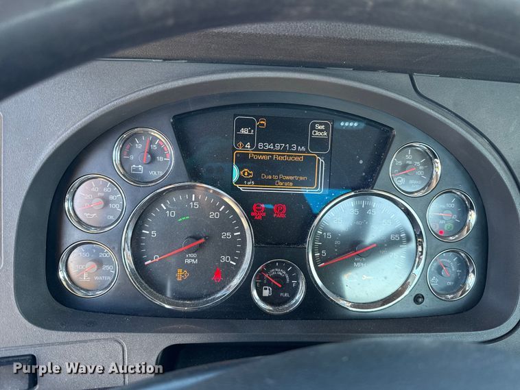 image for item ES5866 2021 Kenworth T680 semi truck